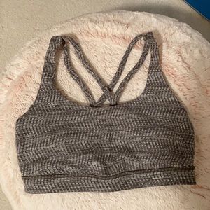 lululemon sports bra size 6 w a crossy back
